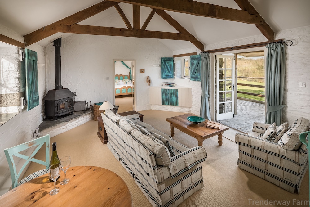 Luxury Cottage (The Meadow Barn) photo 2