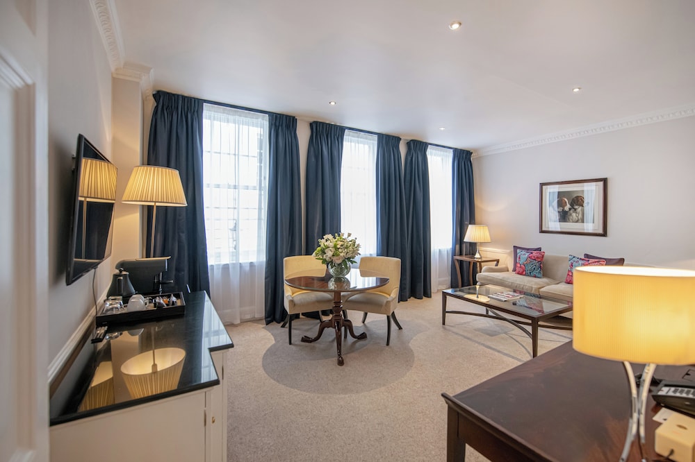 1 Bedroom Suite