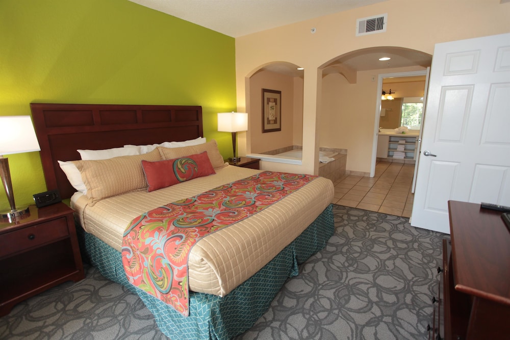 Two Bedroom Suite - Photo 2