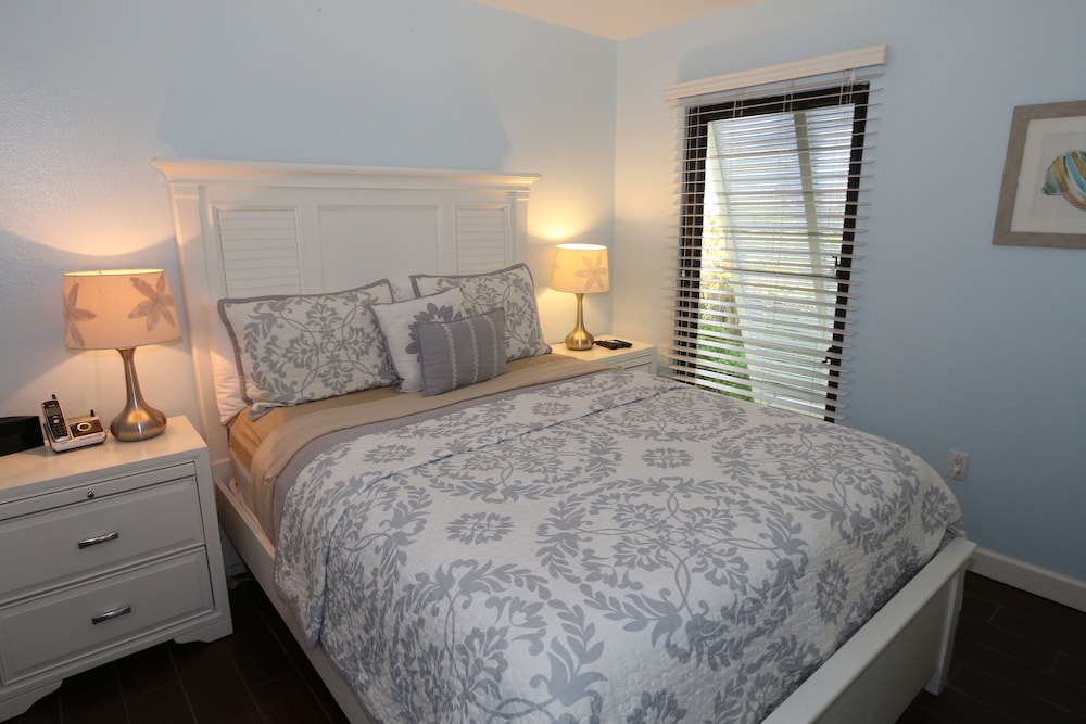 Two bedroom/  two bath gulfront photo 2