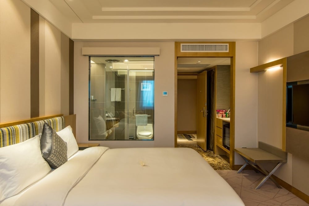 Superior Room, 1 King Bed