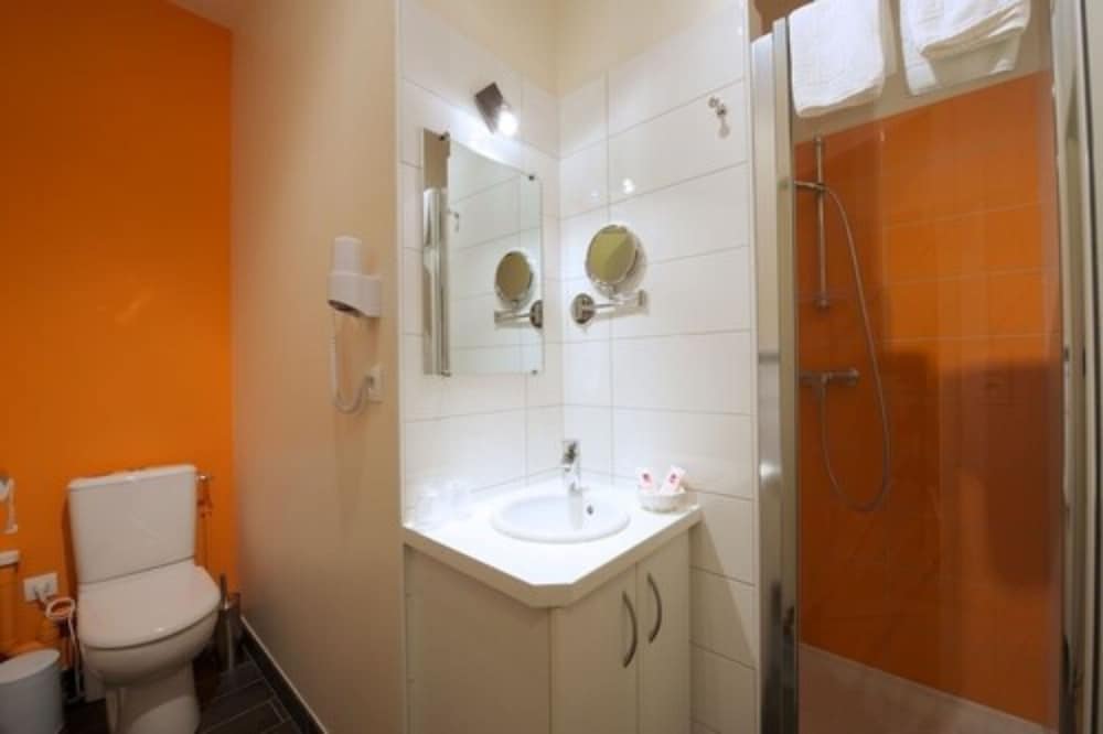 Double Room (Orange) photo 3