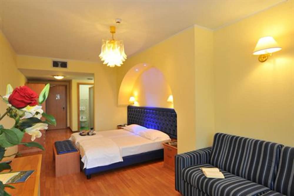 Double Room Single Use - Photo 1