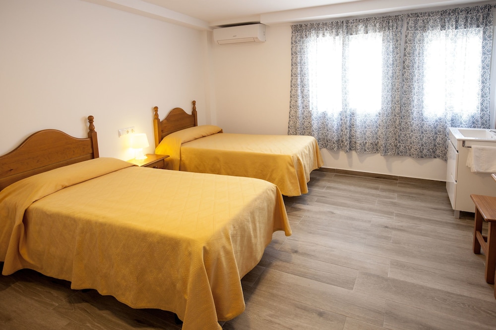 Exclusive Double or Twin Room, 2 Twin Beds, Shared Bathroom
