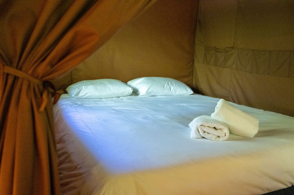 Canadian tent photo 3