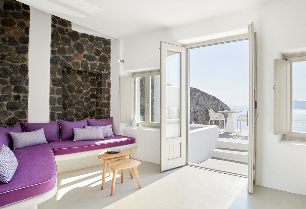 Premium Suite with Outdoor Hot Tub and Caldera View - Photo 9