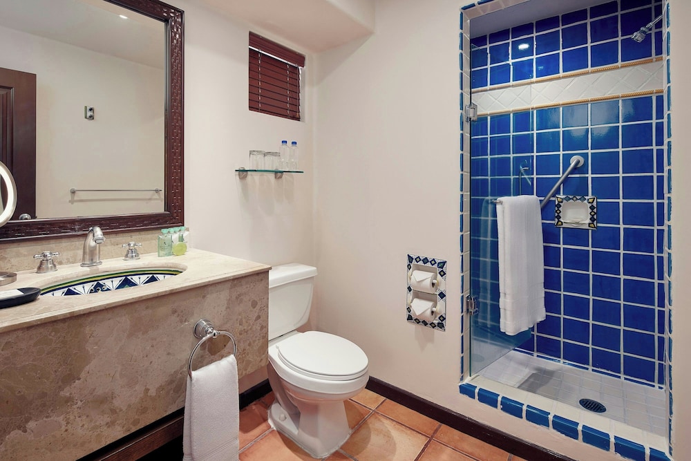 Suite, 1 Bedroom, Non Smoking, Ocean View thumbnail 5