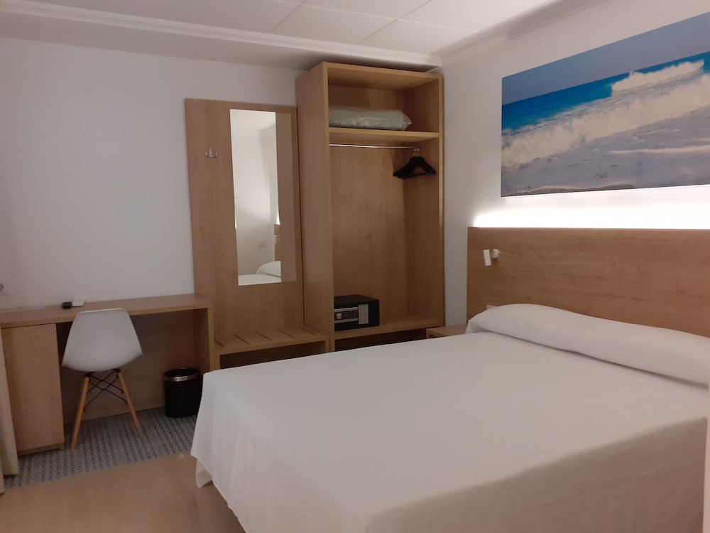 Double or twin room with terrace, 2 people - Photo 1