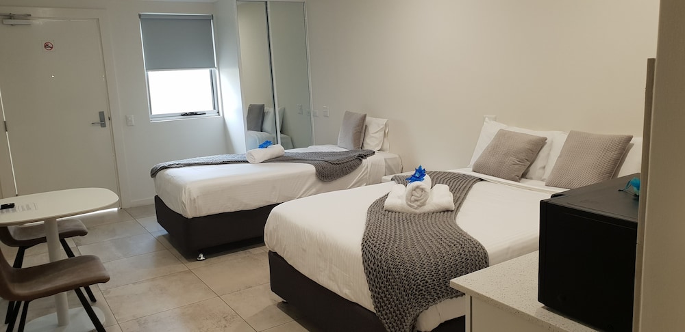 Deluxe Triple Room, Accessible photo 3