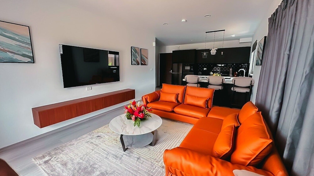Executive Suite, 1 Bedroom, Balcony, Courtyard View photo 8