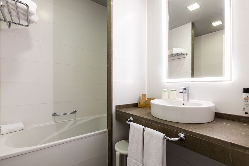 Family Double Room - Photo 6