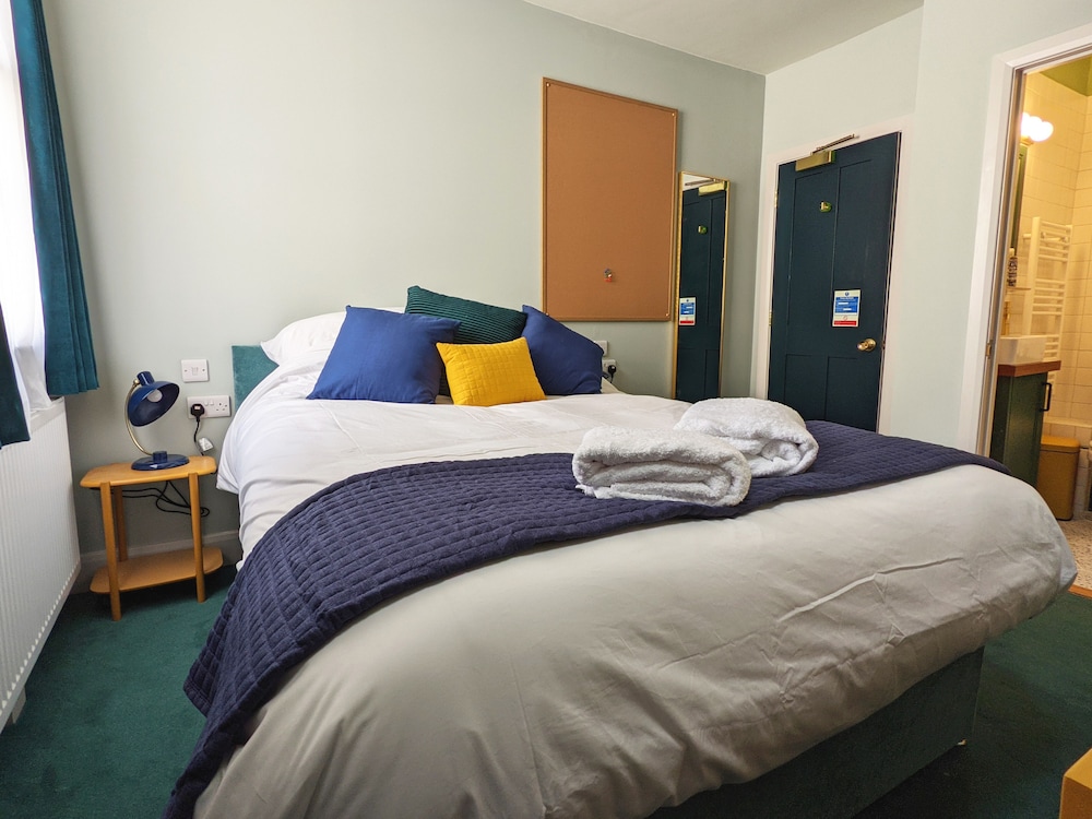 Double Room, Ensuite - Photo 5
