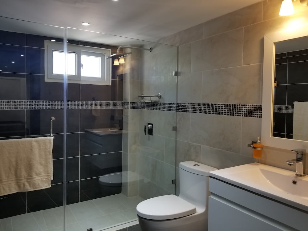 Deluxe Triple Room, 2 Bedrooms, 2 Bathrooms, Pool View photo 2