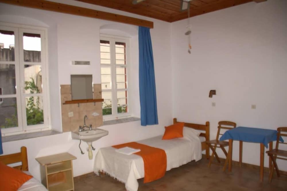 Triple Room, Shared Bathroom photo 1