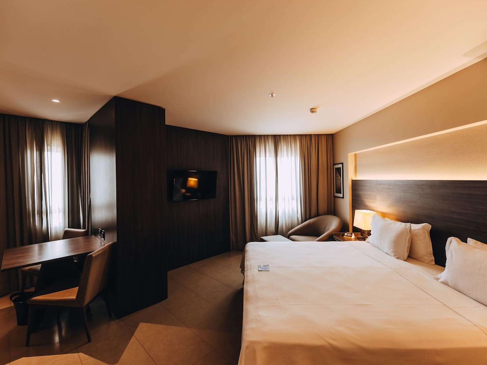 Standard Room, 1 King Bed, Sea View