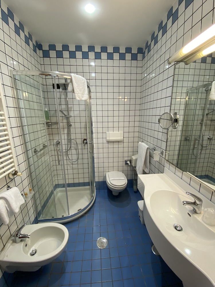 Classic Double or Twin Room photo 3
