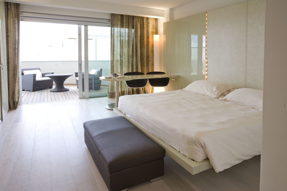 Comfort Double Room, Terrace, Garden Area photo 3