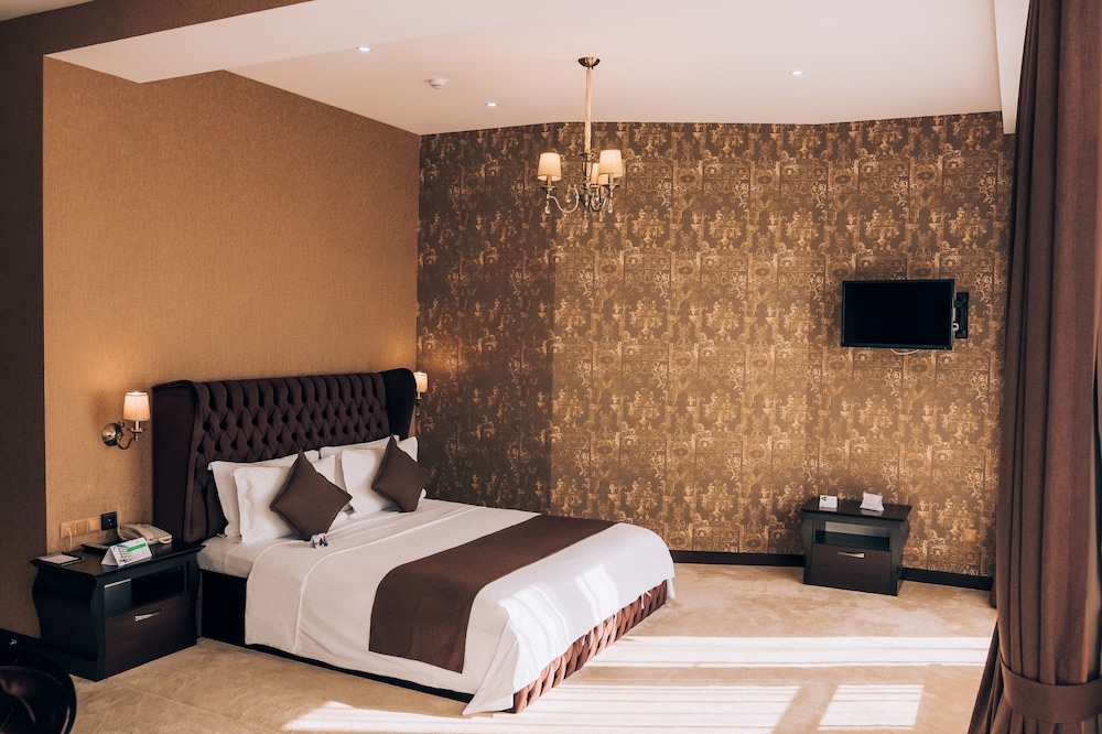 Suite - Photo 2