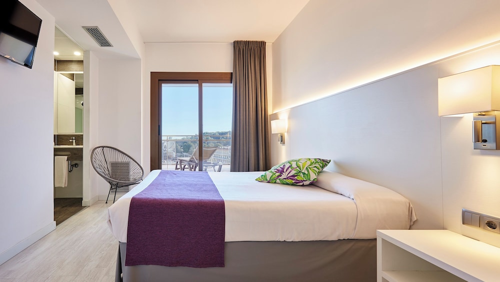 Superior Double Room Single Use, Balcony - Photo 3