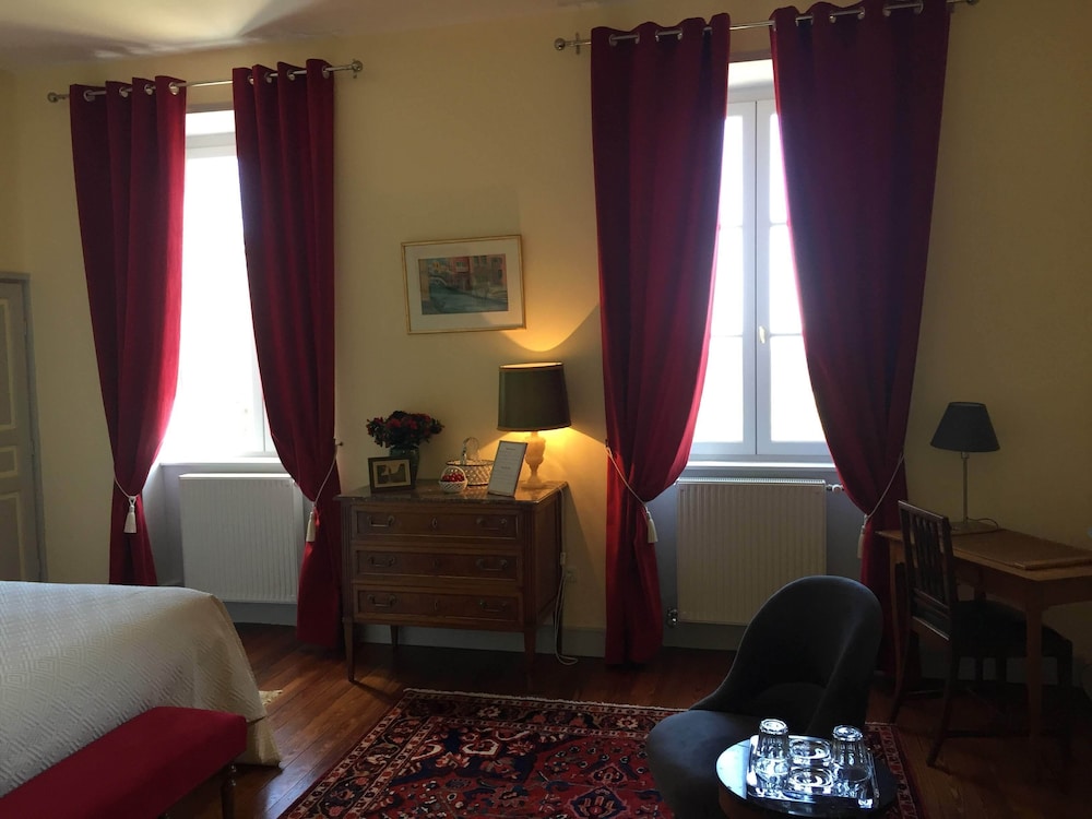 Deluxe Double Room, Private Bathroom, Park View (Chambre Jaune) photo 1