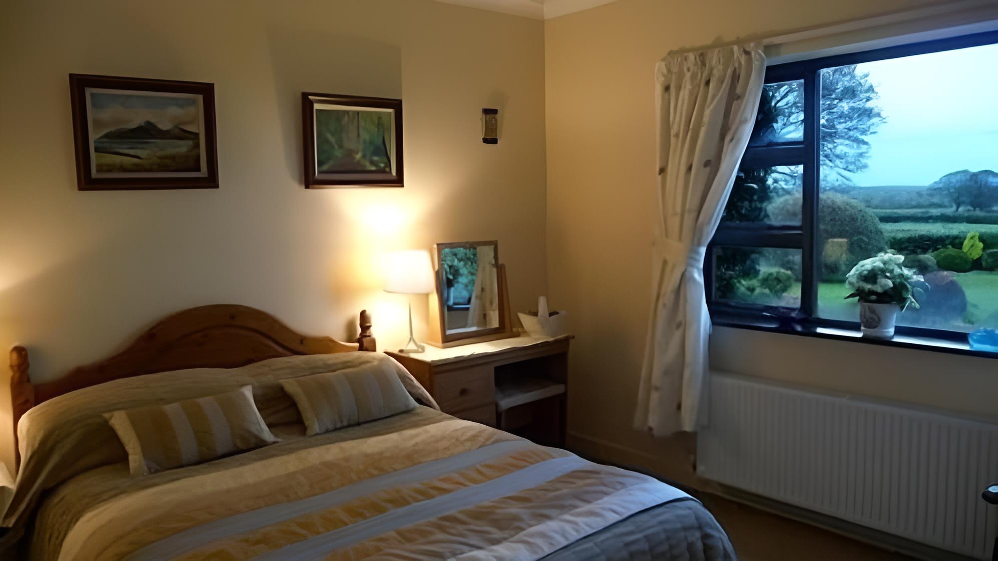 Triple Room, Ensuite photo 1