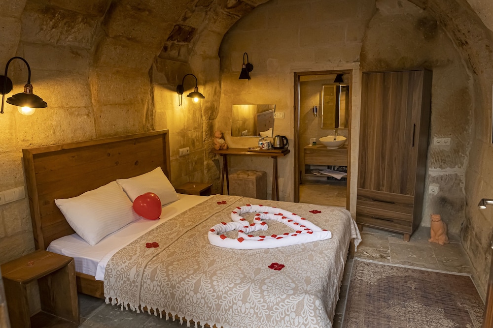 Economy Double Room, 1 Queen Bed, Non Smoking, Ensuite photo 3