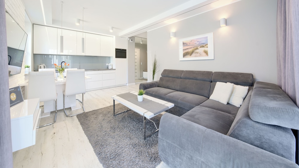 Apartment (26E) photo 1
