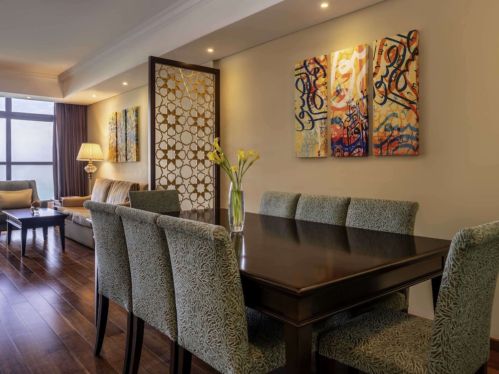 Suite, 3 Bedrooms (1 King Bed and 2 Twin Beds) photo 2