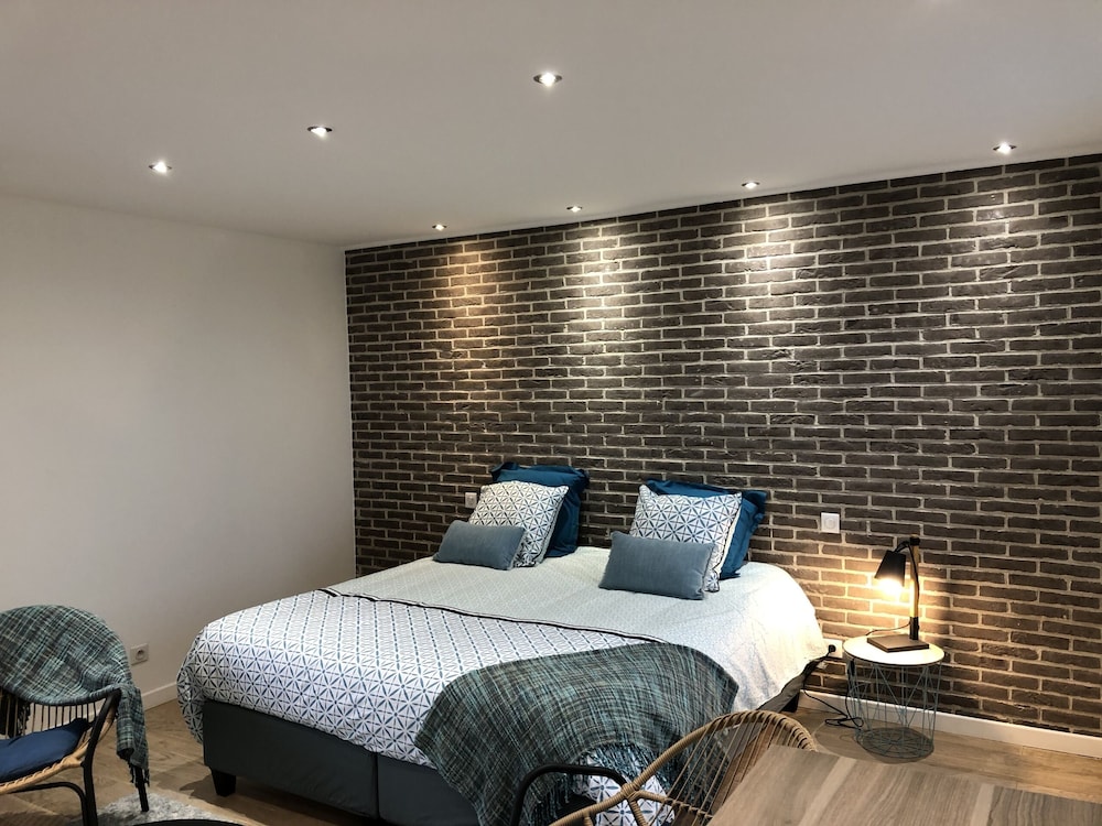 Double Or Twin Room, Ensuite (Fleur De Lin) photo 3