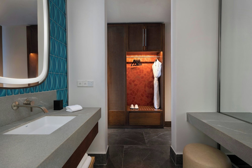 Premier Room, 1 King Bed (All-Incl. Adults Only, Guest Tropical) - Photo 4