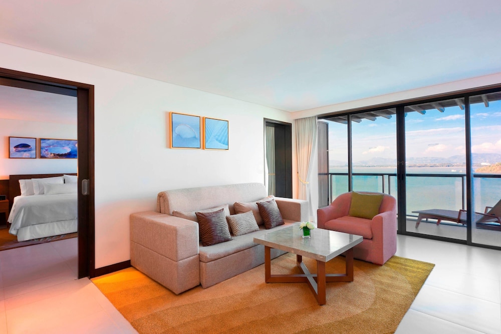 Suite, 1 Bedroom (Oceanfront)