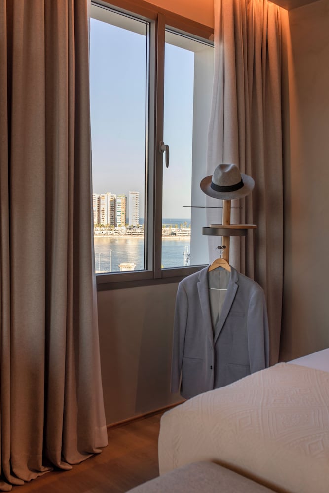 Junior Suite (Single Use TERRACE LARIOS)