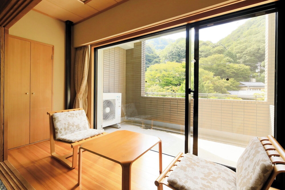 Basic Room, Non Smoking - Photo 3
