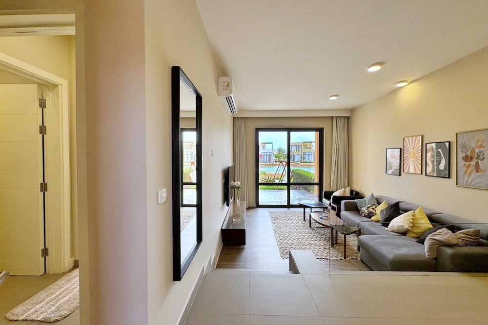 Basic Apartment photo 1