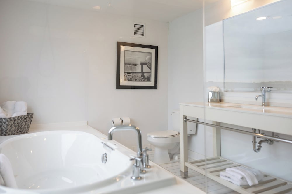 Suite, 1 Bedroom, River View - Photo 18