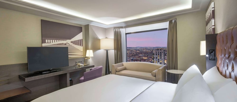 Business Suite, Club Lounge Access (CAPITAL)