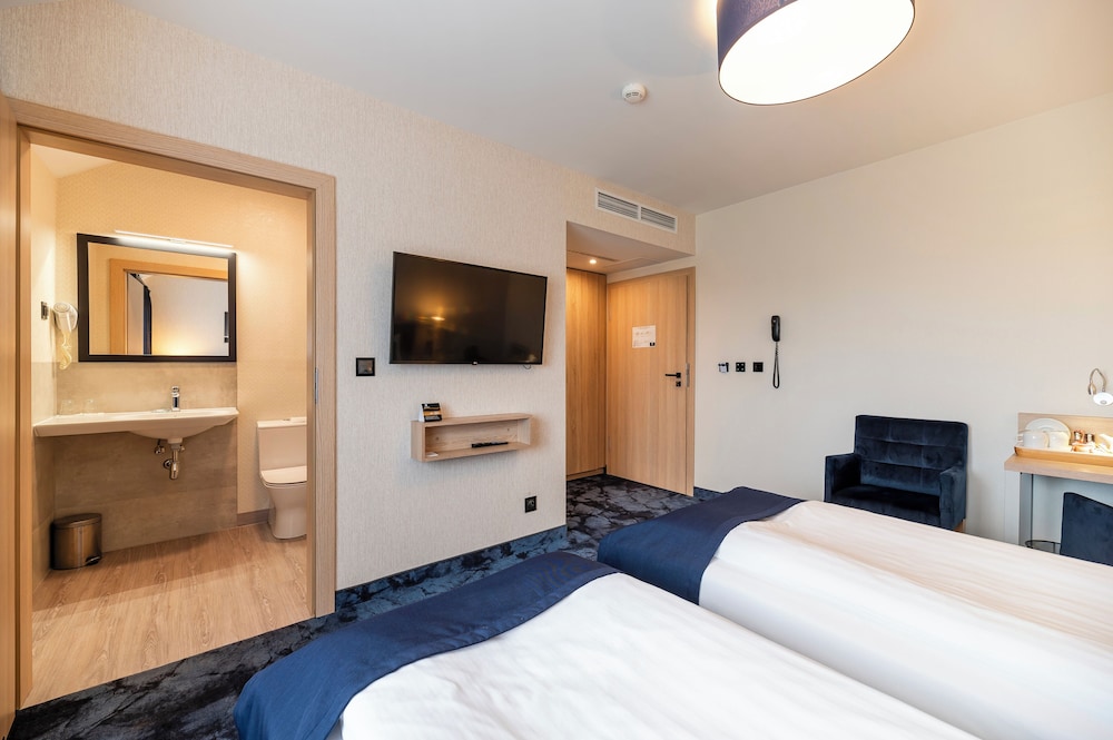 Standard Room - Photo 10