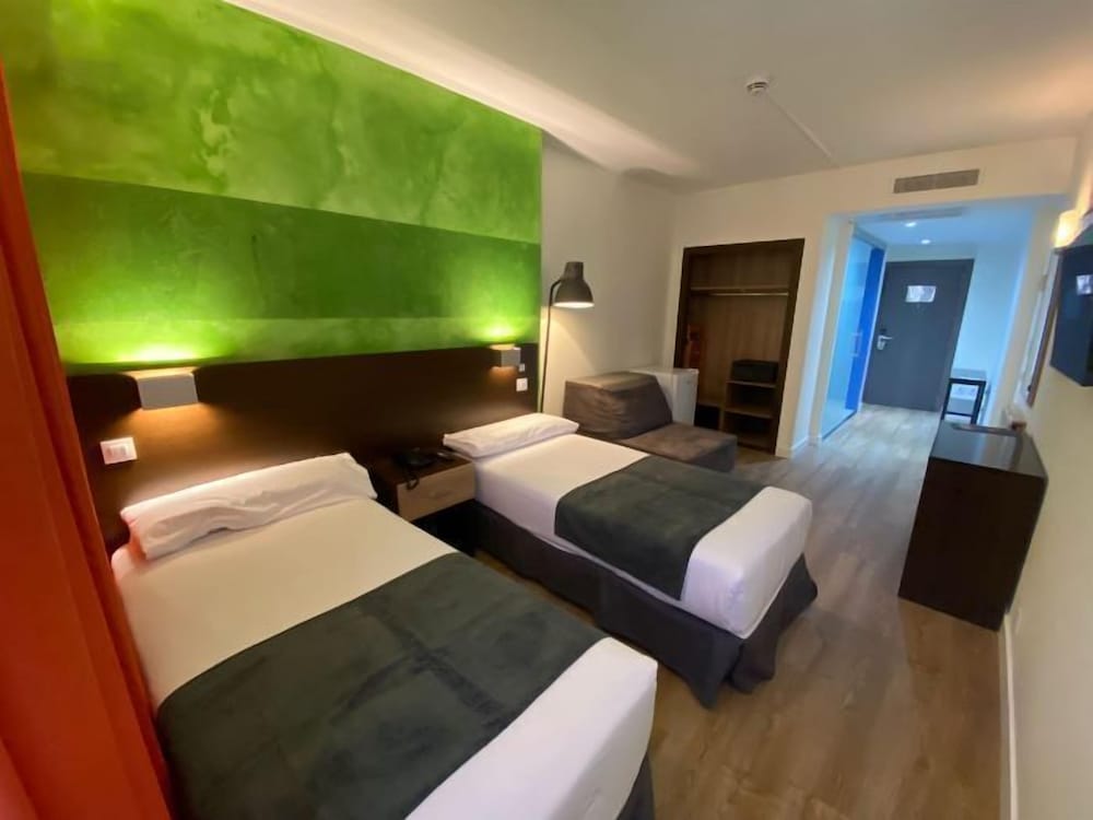 Economy Room