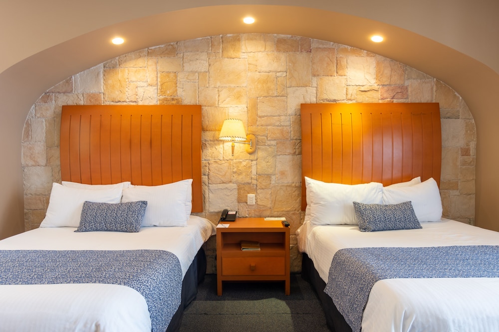 Traditional Room, 2 Double Beds photo 2