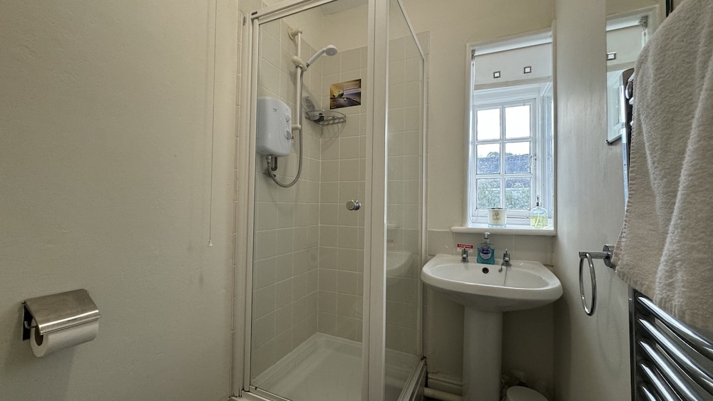 Basic Triple Room photo 3