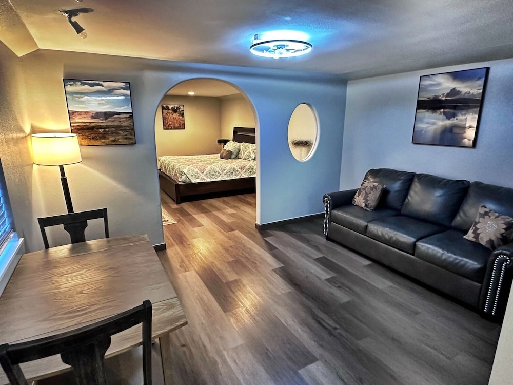 Family Cottage, 1 King Bed with Sofa bed, Kitchen, Courtyard View