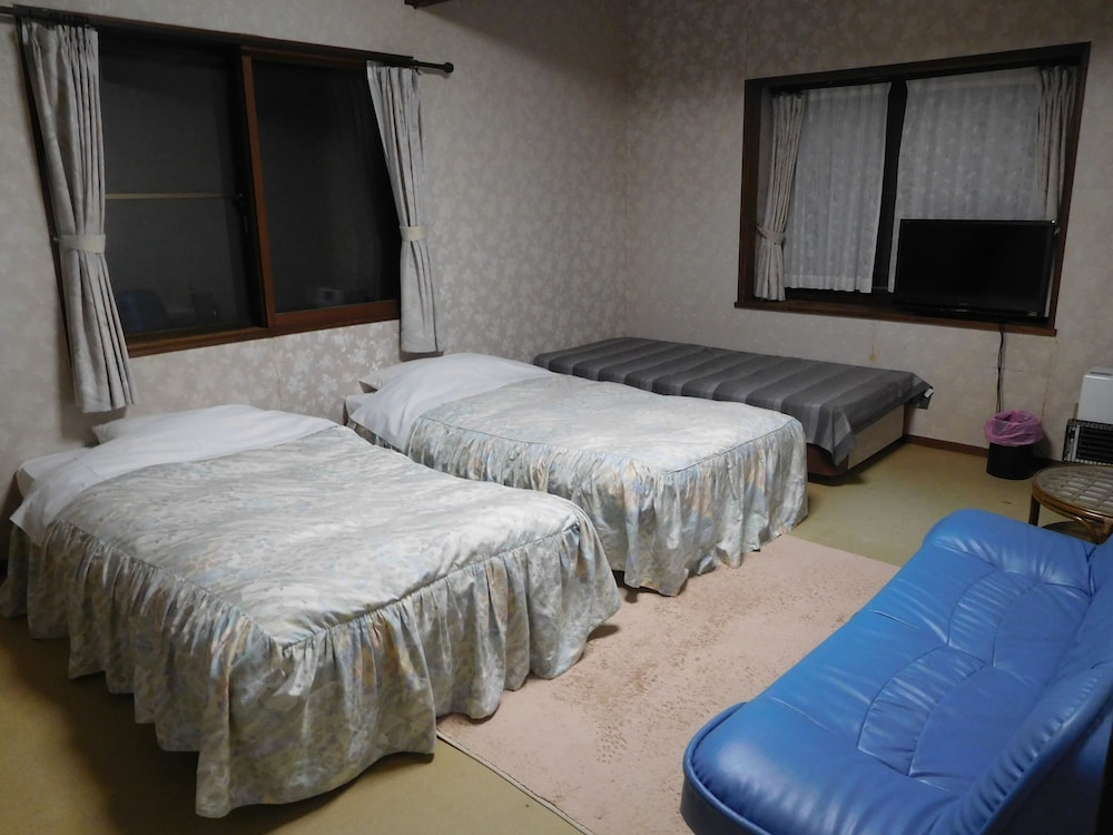 Basic Quadruple Room photo 1