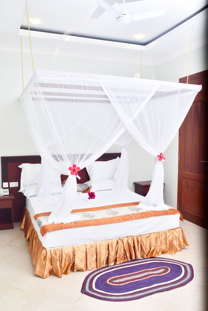 Standard Double Room, Garden View