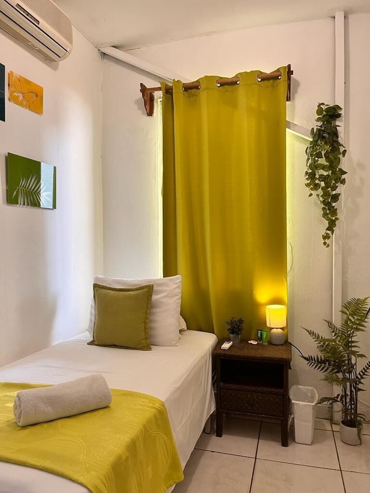 Standard Single Room, Shared Bathroom, Tower photo 3