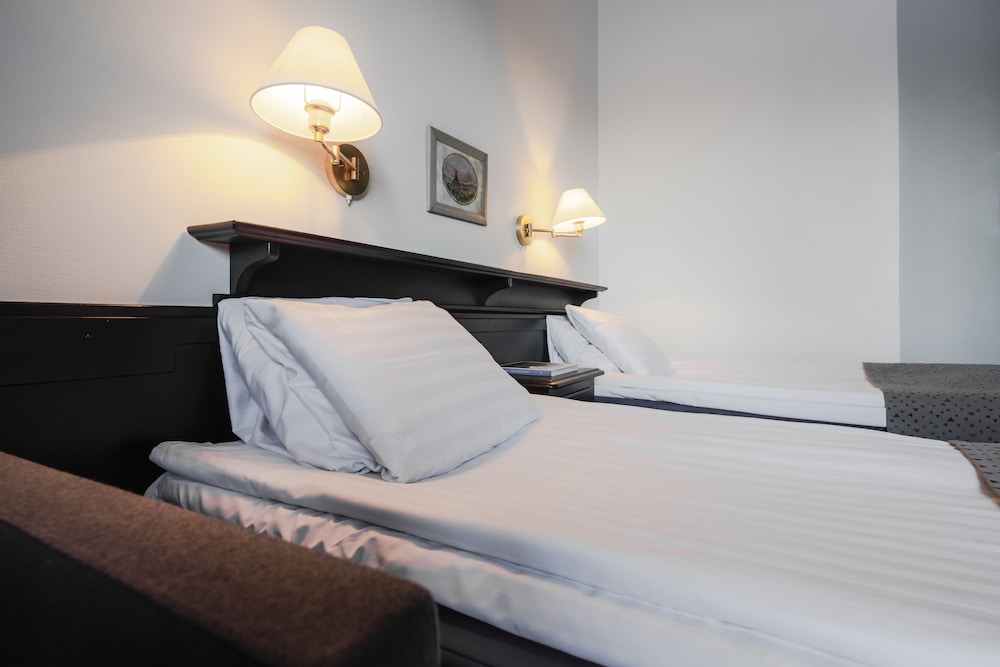 Standard Twin Room - Photo 3