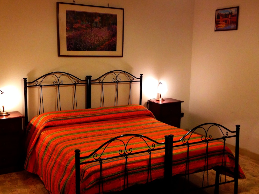 Double Or Twin Room, Shared Bathroom