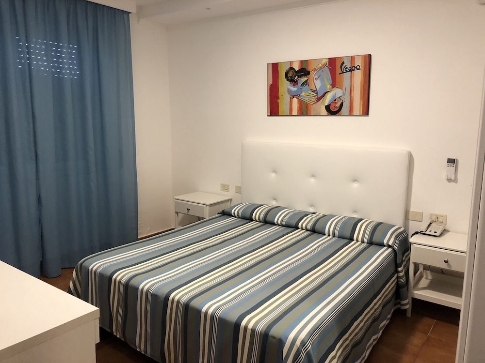 Standard Double Room photo 2