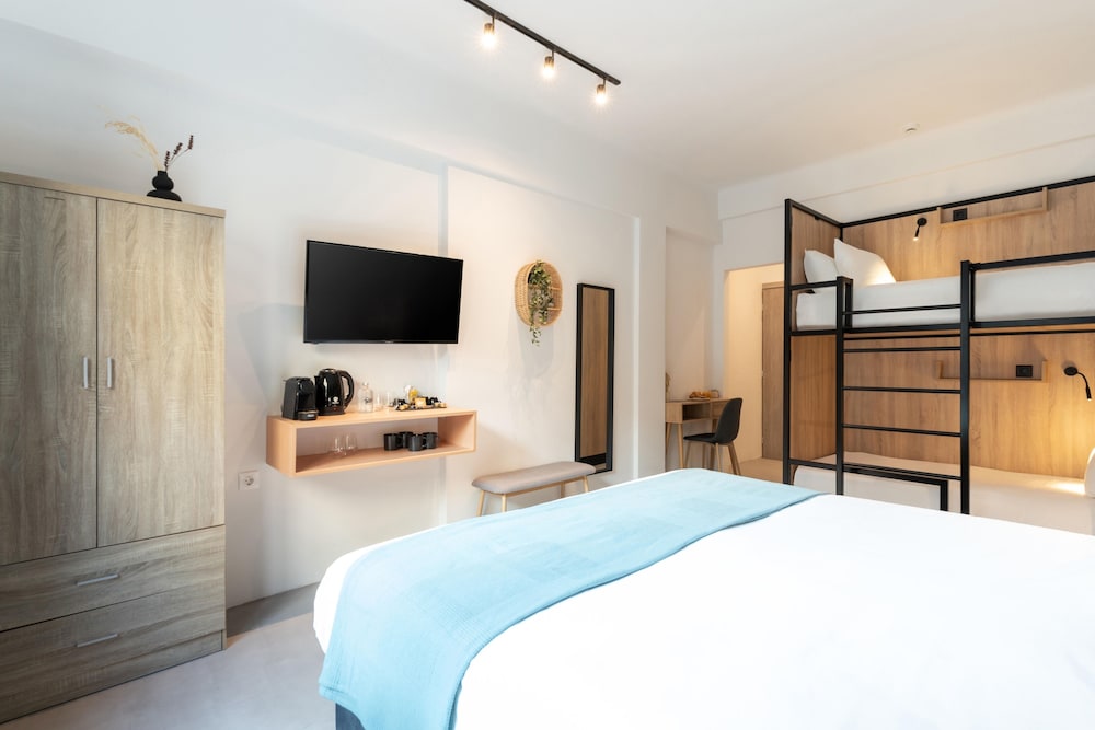 City Room photo 2