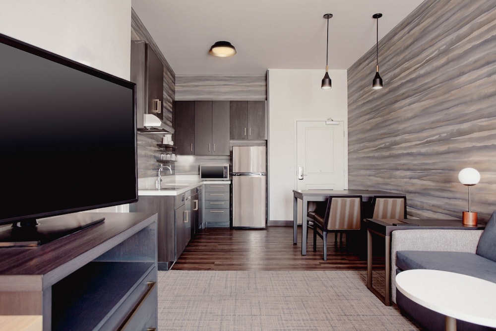Suite, Multiple Beds - Photo 7