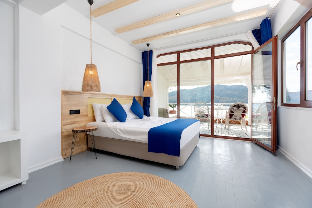 Deluxe Room, Jetted Tub, Sea View
